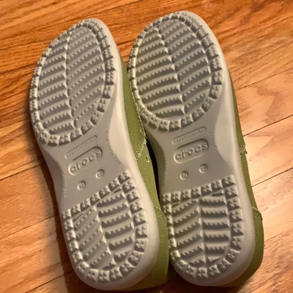 CROCS new without